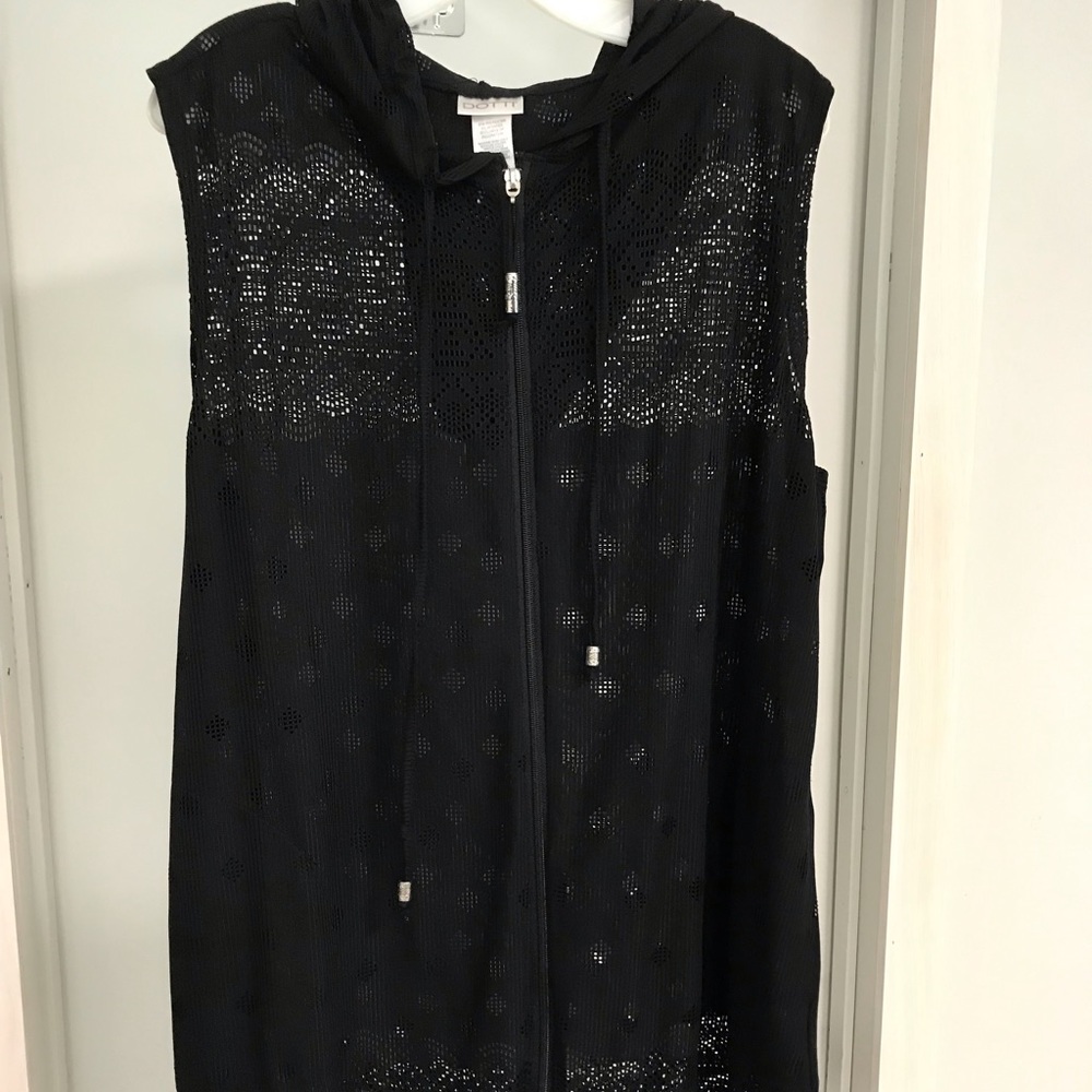 Black beach cover up with zipper